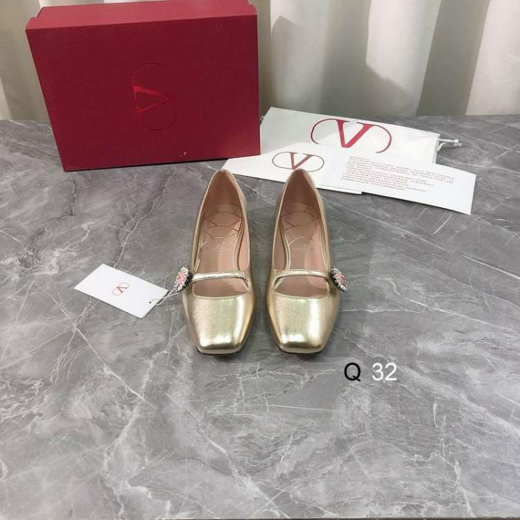 Picture of Valentino Shoes _SKUValentinosz35-440YY040119994